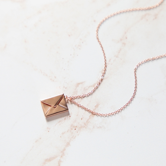 Rose Gold Envelope Necklace (S925) - There is only 1 left! - Picture 4 of 6